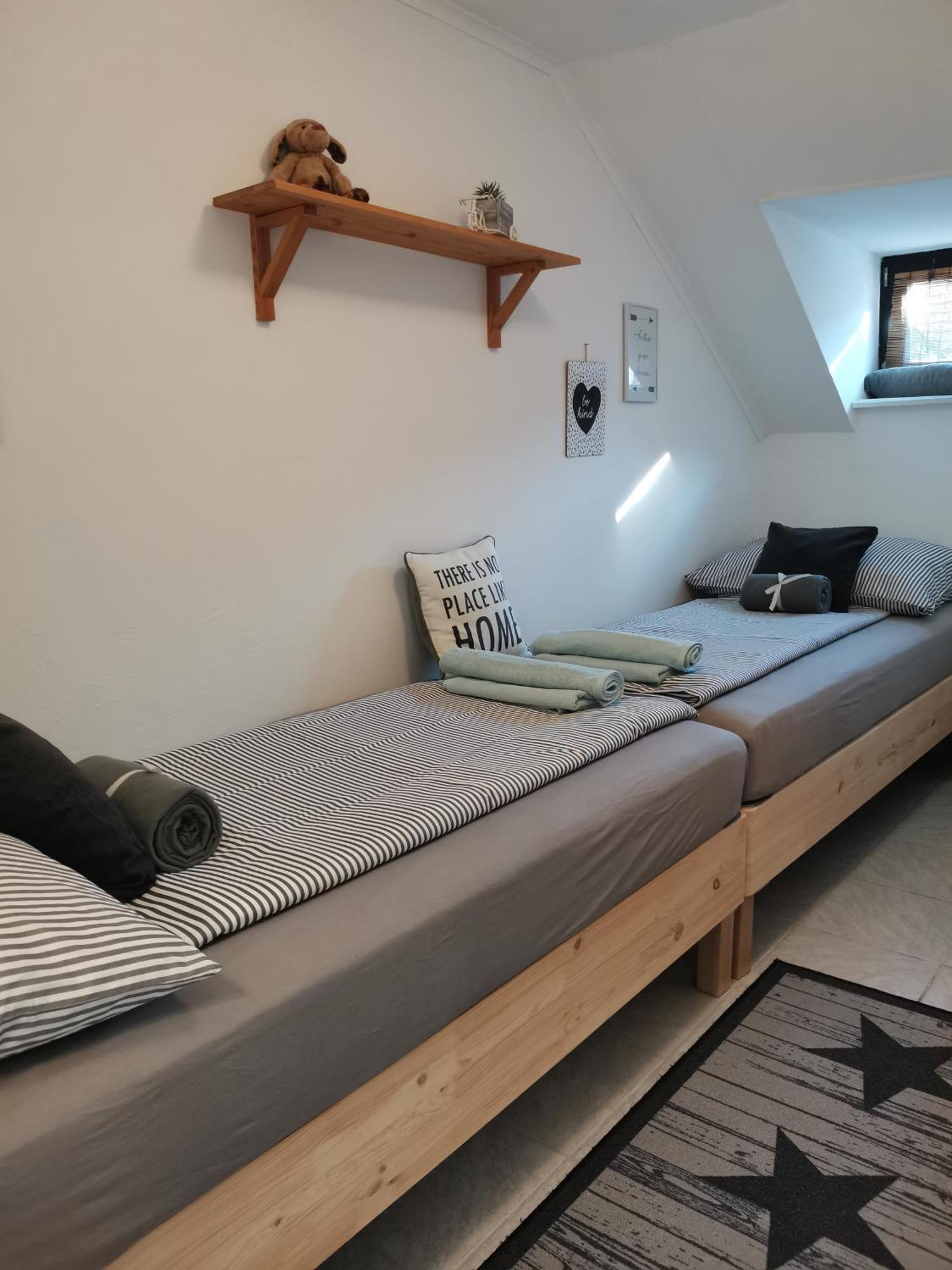 Apartman Rose Eger Buitenkant foto