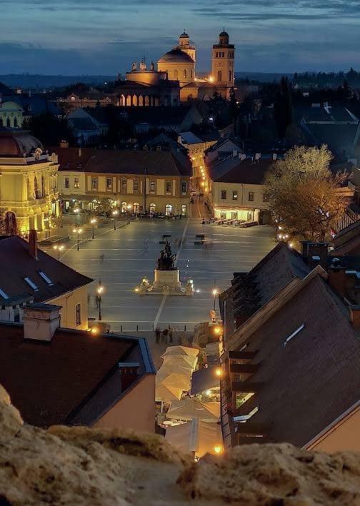 Apartman Rose Eger Buitenkant foto